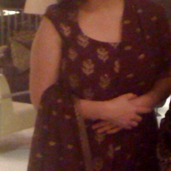 Indian plum kameez with gold/bronze embroidery . Size : M - Picture 5 of 6